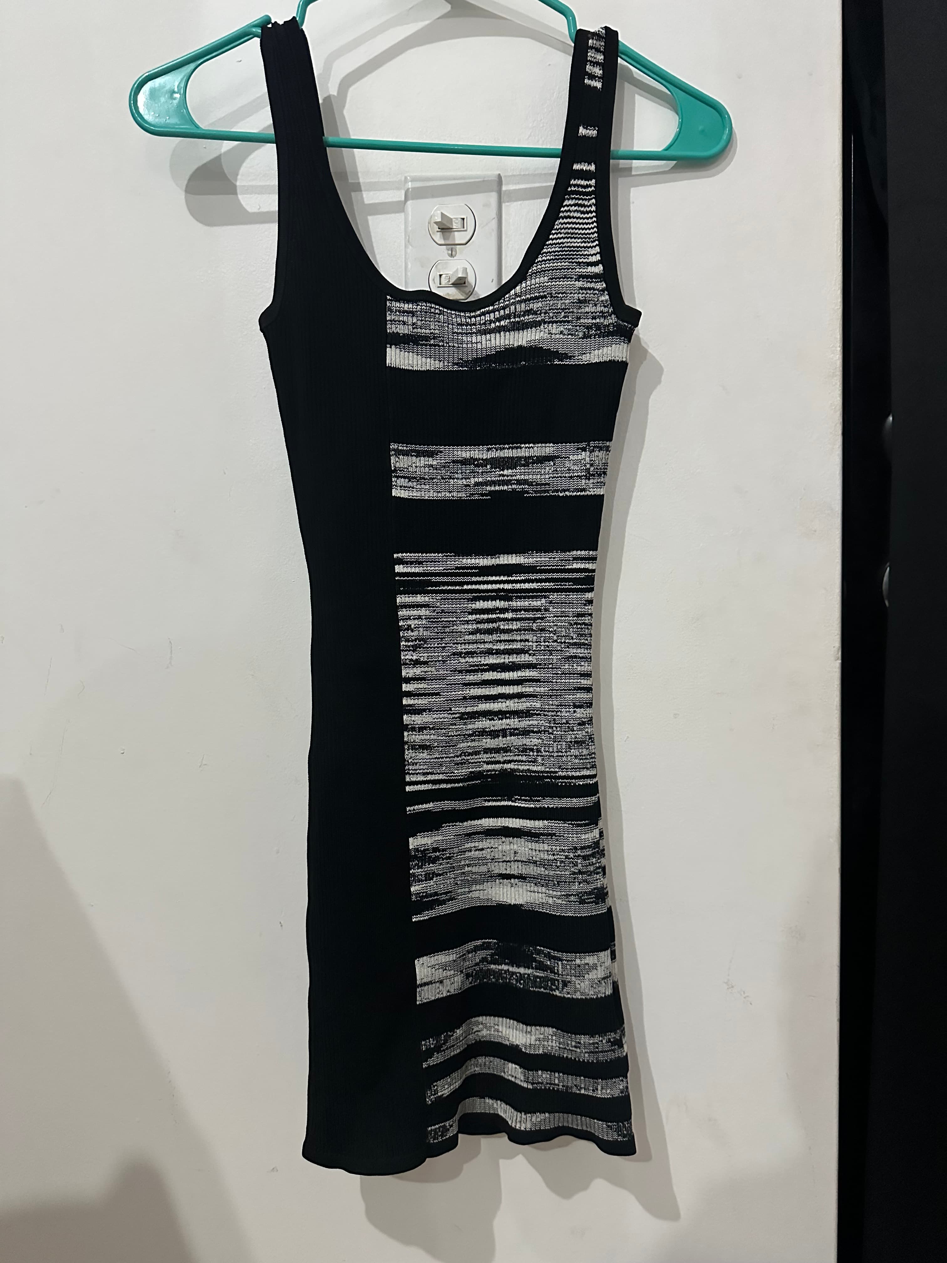 Vestido negro marca bebe